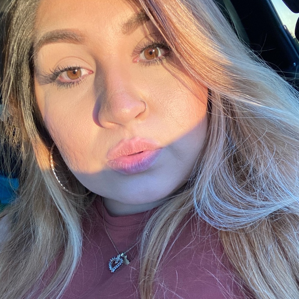 Meet your Posher, Gloria